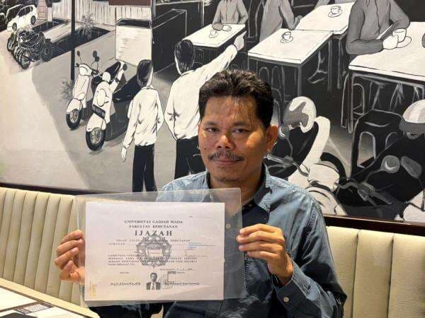 KPU Diperintahkan Buka Salinan Ijazah Jokowi, Bonatua: Ini Kemenangan Publik! KPU Diperintahkan Buka Salinan Ijazah Jokowi, Bonatua: Ini Kemenangan Publik!