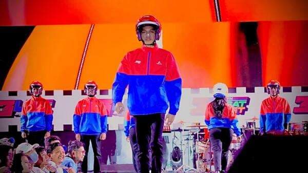 JNE Rayakan HUT ke-34 dengan Semangat “Melesat Sat Set” JNE Rayakan HUT ke-34 dengan Semangat “Melesat Sat Set”