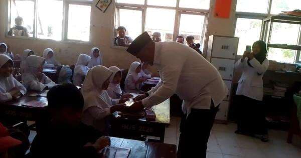 Pasca Kebakaran, Bupati Bogor Janji Segera Bangun Kembali SDN Kalong Sawah 01 Jasinga Pasca Kebakaran, Bupati Bogor Janji Segera Bangun Kembali SDN Kalong Sawah 01 Jasinga