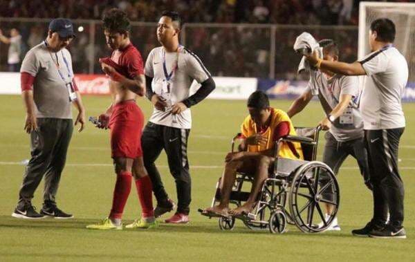Kisah Miris Evan Dimas, Mantan Kapten Timnas Indonesia yang Ditekel Horor hingga Pakai Kursi Roda di Final SEA Games Kisah Miris Evan Dimas, Mantan Kapten Timnas Indonesia yang Ditekel Horor hingga Pakai Kursi Roda di Final SEA Games