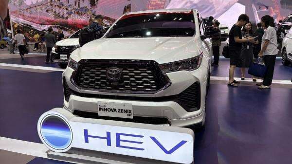 Daftar Harga Toyota Kijang Innova Zenix Terbaru Januari 2026 Daftar Harga Toyota Kijang Innova Zenix Terbaru Januari 2026