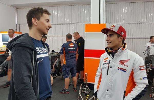 Kisah Marc Marquez dan Jorge Lorenzo, Pembalap asal Spanyol dengan Selisih 4 Poin saat Perebutan Juara Dunia MotoGP 2013 Kisah Marc Marquez dan Jorge Lorenzo, Pembalap asal Spanyol dengan Selisih 4 Poin saat Perebutan Juara Dunia MotoGP 2013