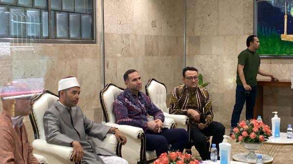 Timur Kapadze: Kunjungan Saya ke Indonesia Dikaruniai Allah SWT karena Bertepatan di Hari Suci Timur Kapadze: Kunjungan Saya ke Indonesia Dikaruniai Allah SWT karena Bertepatan di Hari Suci