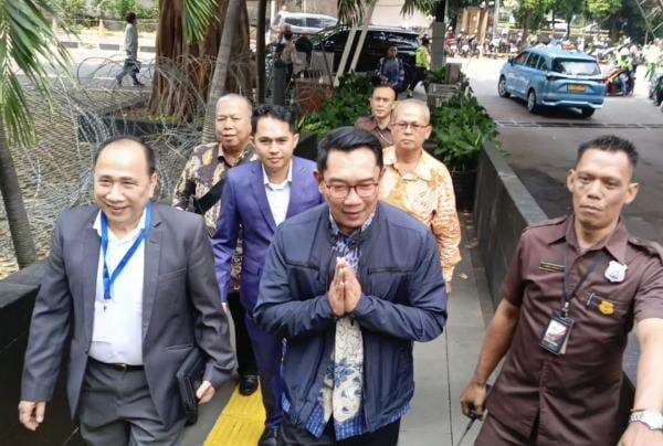 Datangi KPK Terkait Kasus Iklan BJB, Ridwan Kamil: Saya Menghormati Supremasi Hukum Datangi KPK Terkait Kasus Iklan BJB, Ridwan Kamil: Saya Menghormati Supremasi Hukum