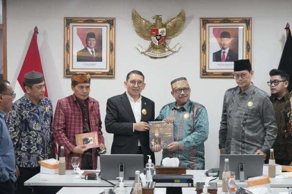 Fadli Zon Dukung Inisiatif Lestarikan Budaya Lokal lewat Festival Adat Budaya Nusantara Fadli Zon Dukung Inisiatif Lestarikan Budaya Lokal lewat Festival Adat Budaya Nusantara