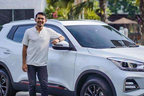 Anak Berbakti, Fajar Alfian Hadiahi Mobil untuk Orangtuanya Anak Berbakti, Fajar Alfian Hadiahi Mobil untuk Orangtuanya