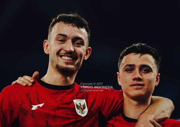 Respons Kocak Fans Timnas Indonesia Lihat Ivar Jenner Naik Motor Tak Pakai Helm: Bisa-bisanya Enggak Takut Respons Kocak Fans Timnas Indonesia Lihat Ivar Jenner Naik Motor Tak Pakai Helm: Bisa-bisanya Enggak Takut