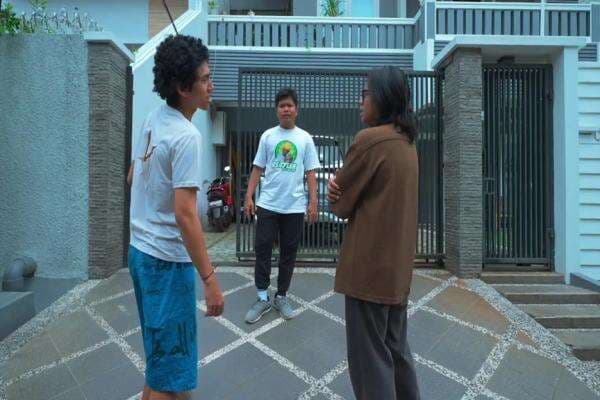 Farel Tarek Angkat Kesenjangan Sosial Lewat Sketsa Humor Segar di Kanal YouTube Farel Tarek Angkat Kesenjangan Sosial Lewat Sketsa Humor Segar di Kanal YouTube