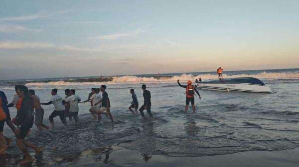 Fast Boat dari Nusa Penida Tenggelam di Sanur, 2 WNA asal China Tewas Fast Boat dari Nusa Penida Tenggelam di Sanur, 2 WNA asal China Tewas