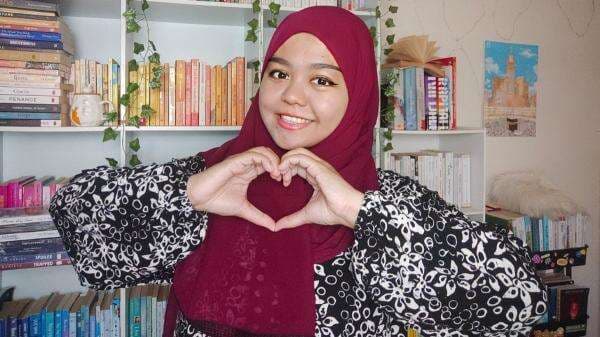 Fathiyah Muinah, Kreator Konten Literasi yang Berbagi Cinta Buku Melalui Konten Digital Fathiyah Muinah, Kreator Konten Literasi yang Berbagi Cinta Buku Melalui Konten Digital