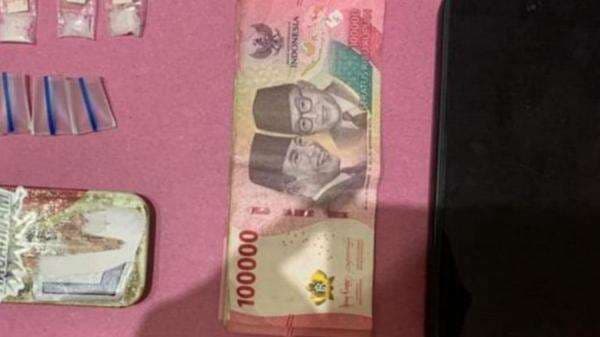 Jaringan Peredaran Narkoba di Nganjuk Terbongkar, Polisi Ungkap Bisnis Gelap Terorganisir Jaringan Peredaran Narkoba di Nganjuk Terbongkar, Polisi Ungkap Bisnis Gelap Terorganisir