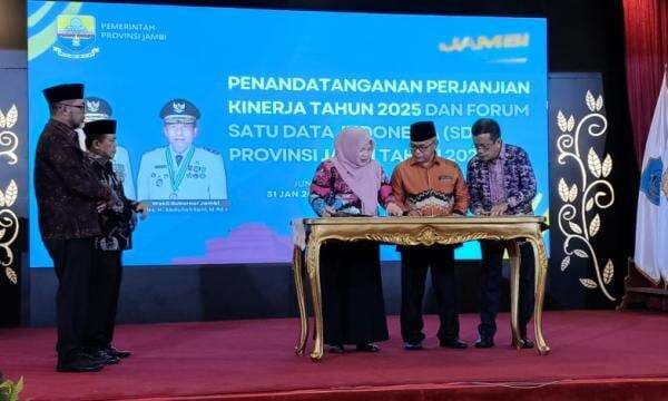 Disaksikan Al Haris: Kepala OPD Pemprov Jambi Tandatangani Perjanjian Kinerja 2025 Disaksikan Al Haris: Kepala OPD Pemprov Jambi Tandatangani Perjanjian Kinerja 2025