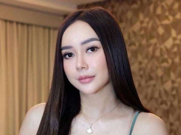 Aura Kasih Mendadak Viral di Medsos gegara Dituduh Artis AK! Aura Kasih Mendadak Viral di Medsos gegara Dituduh Artis AK!