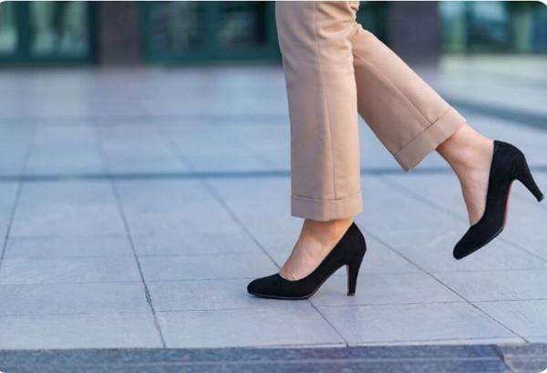 Di Kota Ini Wanita Pakai Sepatu Hak Tinggi Harus Minta Izin Pemerintah Setempat! Di Kota Ini Wanita Pakai Sepatu Hak Tinggi Harus Minta Izin Pemerintah Setempat!