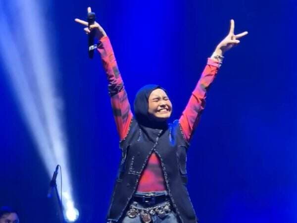 Kaget! Salma Salsabil Umumkan Nama Anaknya di Pestapora 2025 Kaget! Salma Salsabil Umumkan Nama Anaknya di Pestapora 2025