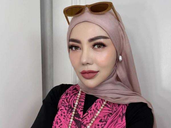 Siapa Sebenarnya Bella Shofie, Artis yang Resmi Mundur dari DPRD Buru Maluku? Siapa Sebenarnya Bella Shofie, Artis yang Resmi Mundur dari DPRD Buru Maluku?