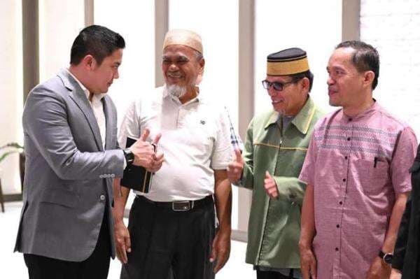 Bikin Terenyuh! Curahan Hati 2 Guru Asal Luwu Utara Dapat Rehabilitasi dari Presiden Prabowo Bikin Terenyuh! Curahan Hati 2 Guru Asal Luwu Utara Dapat Rehabilitasi dari Presiden Prabowo