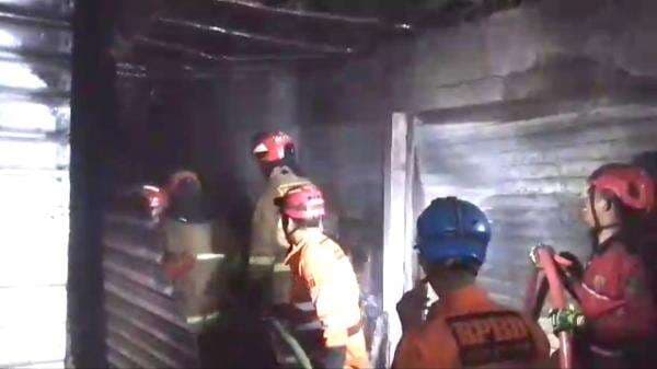 Kios Elektronik di Pasar Anyar Bogor Terbakar, Kerugian Capai Ratusan Juta Rupiah Kios Elektronik di Pasar Anyar Bogor Terbakar, Kerugian Capai Ratusan Juta Rupiah