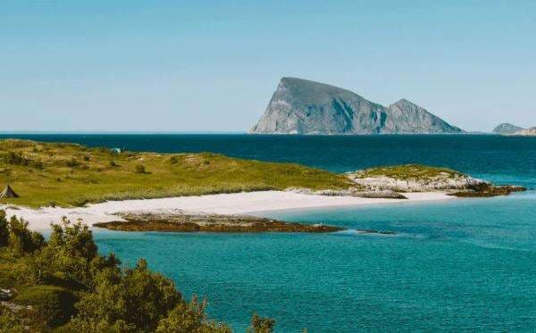 Fenomena Langka! Pulau Ini Hanya Terkena Matahari Setahun Sekali Fenomena Langka! Pulau Ini Hanya Terkena Matahari Setahun Sekali