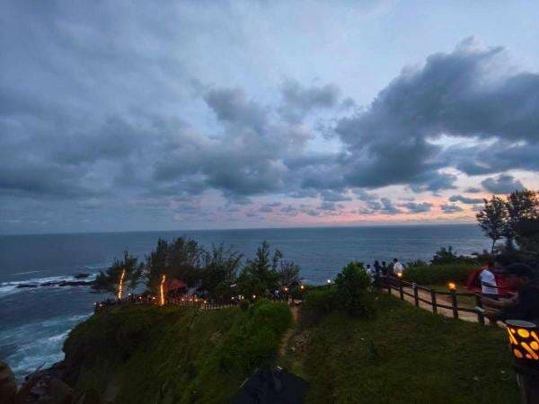 7 Pantai Kebumen Indah Memukau, Ada yang Mirip Nusa Penida Bali 7 Pantai Kebumen Indah Memukau, Ada yang Mirip Nusa Penida Bali