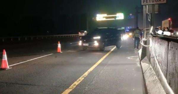 Arus Lalin Menuju Jakarta Padat, Contraflow di Tol Japek Diperpanjang Arus Lalin Menuju Jakarta Padat, Contraflow di Tol Japek Diperpanjang