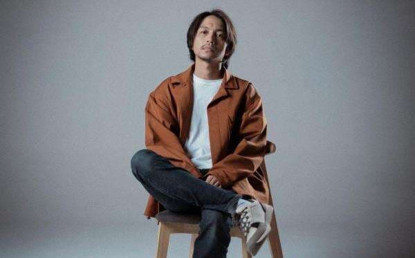 Fiersa Besari Pulang ke Bandung, Langsung Pamer Rambut Botak ke Putrinya Fiersa Besari Pulang ke Bandung, Langsung Pamer Rambut Botak ke Putrinya