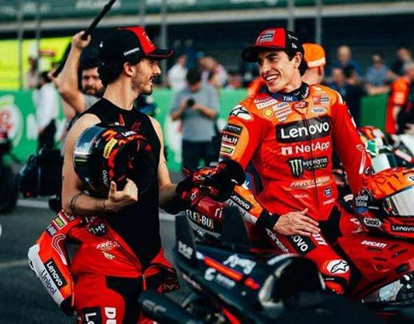 Reaksi Francesco Bagnaia Lihat Marc Marquez Nyaris Terjatuh di Sprint Race MotoGP Amerika Serikat 2025 Reaksi Francesco Bagnaia Lihat Marc Marquez Nyaris Terjatuh di Sprint Race MotoGP Amerika Serikat 2025