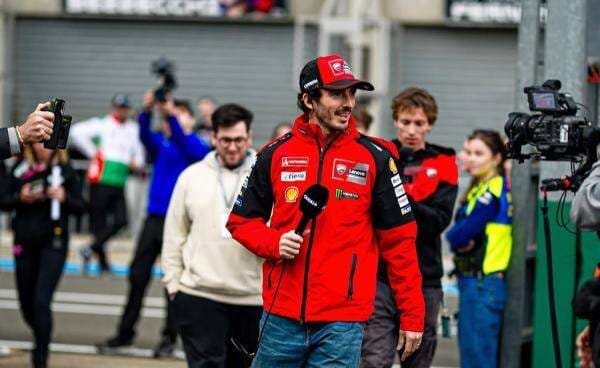 Jorge Martin Ingin Cabut dari Aprilia Racing, Francesco Bagnaia: Patuhi Kontrakmu! Jorge Martin Ingin Cabut dari Aprilia Racing, Francesco Bagnaia: Patuhi Kontrakmu!