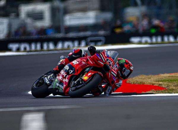Kenapa Francesco Bagnaia Tidak Dibolehkan Pakai Ducati Desmosedici GP24? Ini Penyebabnya Kenapa Francesco Bagnaia Tidak Dibolehkan Pakai Ducati Desmosedici GP24? Ini Penyebabnya