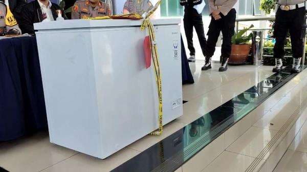 Begini Penampakan Freezer Tempat Tubuh Buronan Penipuan Dimutilasi 8 Bagian Begini Penampakan Freezer Tempat Tubuh Buronan Penipuan Dimutilasi 8 Bagian