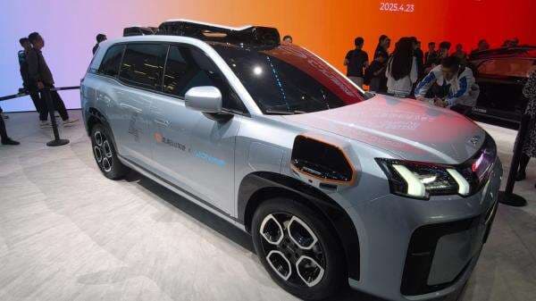 GAC Aion Luncurkan DiDi, Speknya Bikin Geleng-geleng Kepala GAC Aion Luncurkan DiDi, Speknya Bikin Geleng-geleng Kepala