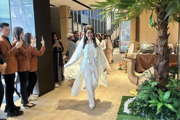 Gandeng HighEnd, Natswear Hadirkan Koleksi Lebaran Khas Timur Tengah Gandeng HighEnd, Natswear Hadirkan Koleksi Lebaran Khas Timur Tengah