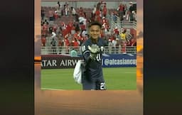 Gaya ala Kiper Shaolin Soccer Ditunjukkan Ernando Ari Kelar Laga Timnas Indonesia U-23 vs Timnas Australia U-23 di Piala Asia U-23 2024