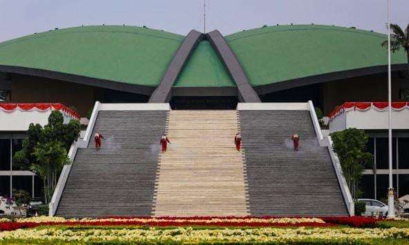 Komisi XI DPR Sepakati Asumsi Makro 2026: Target Pertumbuhan Ekonomi 5,2-5,8 Komisi XI DPR Sepakati Asumsi Makro 2026: Target Pertumbuhan Ekonomi 5,2-5,8