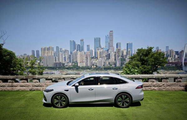 Geely Galaxy A7 EM-i Kenalkan Leishen AI Hybrid 2.0 dengan Jangkauan 2.100 Km Geely Galaxy A7 EM-i Kenalkan Leishen AI Hybrid 2.0 dengan Jangkauan 2.100 Km