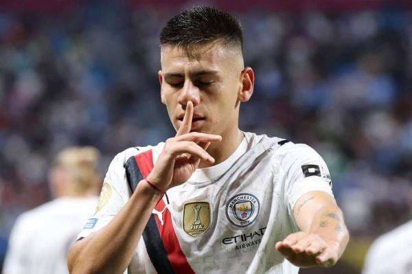 AS Roma Serius Incar Claudio Echeverri, Ajukan Tawaran Baru Rp575 Miliar ke Manchester City AS Roma Serius Incar Claudio Echeverri, Ajukan Tawaran Baru Rp575 Miliar ke Manchester City