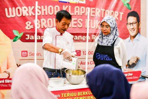 Gelar Pelatihan Pembuatan Kue di Makassar, Sandiaga Uno: Emak-emak Kunci Lapangan Kerja Gelar Pelatihan Pembuatan Kue di Makassar, Sandiaga Uno: Emak-emak Kunci Lapangan Kerja