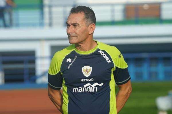 Bentuk Timnas Indonesia U-23, Gerald Vanenburg Bakal Konsultasi dengan Patrick Kluivert Bentuk Timnas Indonesia U-23, Gerald Vanenburg Bakal Konsultasi dengan Patrick Kluivert