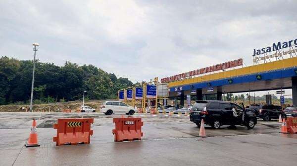 One Way Lokal Siap Diterapkan di GT Kalikangkung jika Capai 3.000 Kendaraan per Jam One Way Lokal Siap Diterapkan di GT Kalikangkung jika Capai 3.000 Kendaraan per Jam