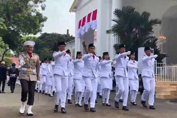 Gladi Bersih Upacara HUT ke-80 RI di Istana, Paskibraka Tampilkan Formasi Khusus Gladi Bersih Upacara HUT ke-80 RI di Istana, Paskibraka Tampilkan Formasi Khusus