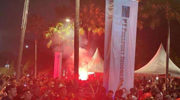 Gol Ole Romeny Guncang Ribuan Suporter di Nobar Plaza Barat SUGBK Gol Ole Romeny Guncang Ribuan Suporter di Nobar Plaza Barat SUGBK