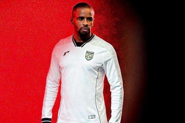 Greg Nwokolo Posting Foto Pakai Jersey Timnas Indonesia: Aku Senang Dipanggil Kembali! Greg Nwokolo Posting Foto Pakai Jersey Timnas Indonesia: Aku Senang Dipanggil Kembali!