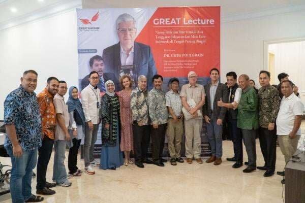 Greg Poulgrain: Ketidakpuasan di Papua Dipicu Kegagalan Distribusi Kesejahteraan Greg Poulgrain: Ketidakpuasan di Papua Dipicu Kegagalan Distribusi Kesejahteraan