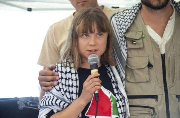 Greta Thunberg Tinggalkan Israel, 5 Aktivis Kemanusiaan Gaza Masih Ditahan Greta Thunberg Tinggalkan Israel, 5 Aktivis Kemanusiaan Gaza Masih Ditahan