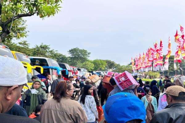 Gubernur Jateng Apresiasi Mudik Gratis karena Menyehatkan dan Kurangi Polusi Jalanan Gubernur Jateng Apresiasi Mudik Gratis karena Menyehatkan dan Kurangi Polusi Jalanan