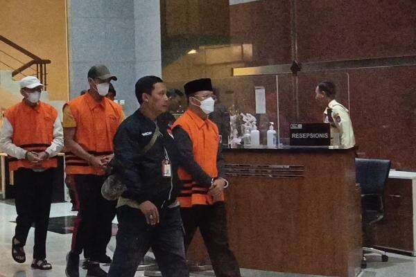 Resmi Jadi Tersangka Korupsi, Gubernur Bengkulu Minta Masyarakat Tidak Anarkis Resmi Jadi Tersangka Korupsi, Gubernur Bengkulu Minta Masyarakat Tidak Anarkis 