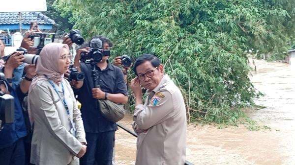 Sedot Banjir di Jakarta Tanpa Henti, Pramono Sebut Ada 10 Pompa Terbakar Sedot Banjir di Jakarta Tanpa Henti, Pramono Sebut Ada 10 Pompa Terbakar