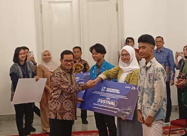 Pramono Berharap Pagelaran Formula E di Jakarta Berlangsung Meriah Pramono Berharap Pagelaran Formula E di Jakarta Berlangsung Meriah