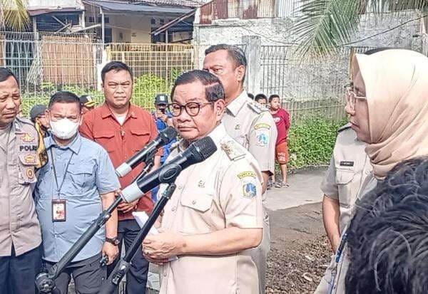 Pramono Belum Tidur Semalaman gegara Urus Banjir yang Kepung Jakarta Pramono Belum Tidur Semalaman gegara Urus Banjir yang Kepung Jakarta