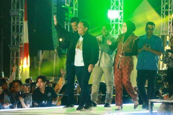 Huma Betang Night Hari Bhayangkara ke-79, Gubernur Kalteng Konsisten Gerakkan Ekonomi Huma Betang Night Hari Bhayangkara ke-79, Gubernur Kalteng Konsisten Gerakkan Ekonomi